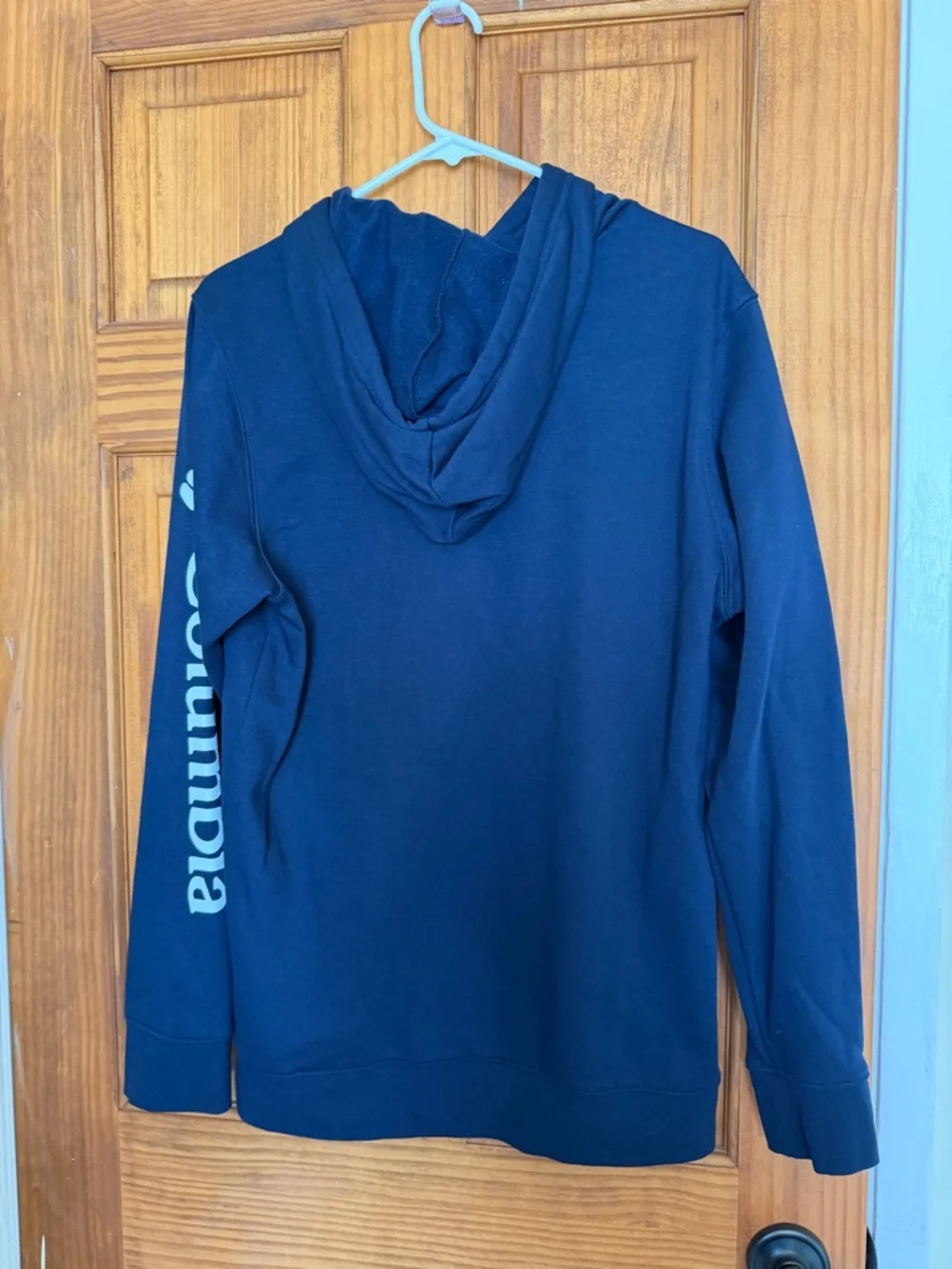 Columbia men’s Dark Blue Hooded Pullover